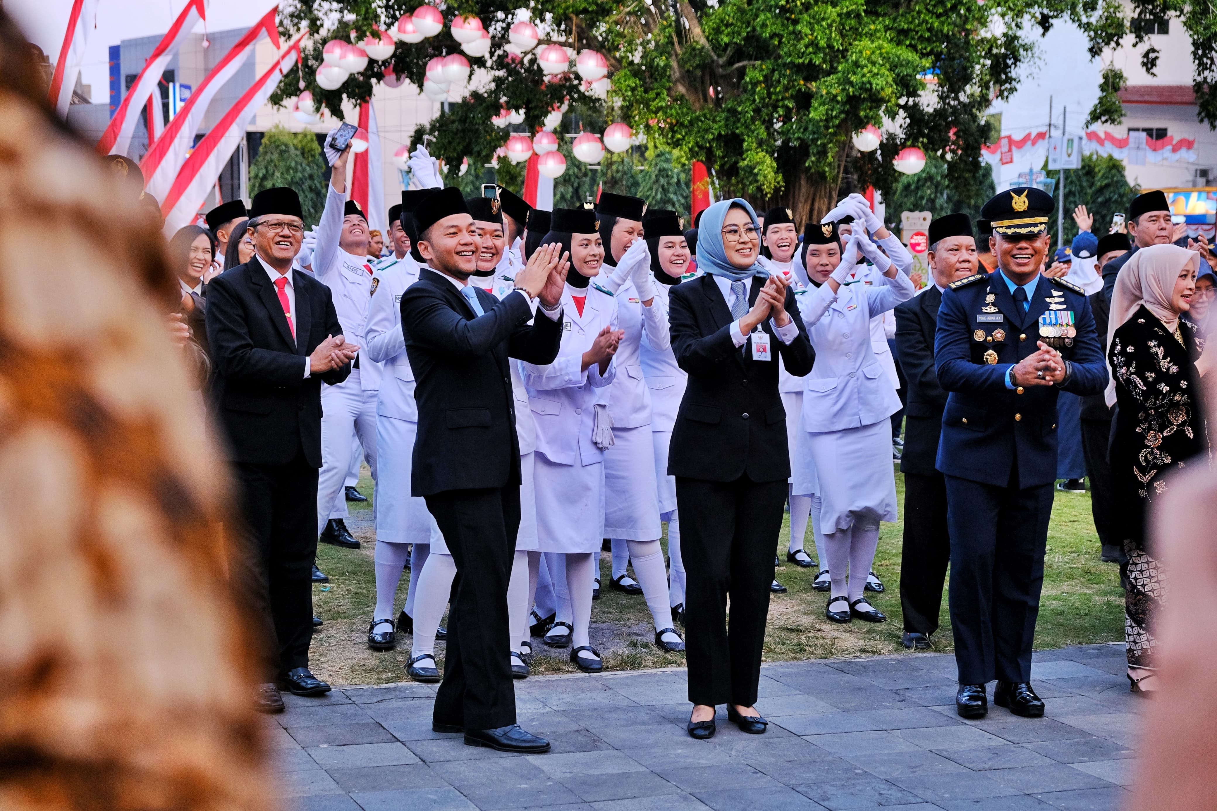Upacara Penurunan Bendera HUT RI ke 80 Pemkot Solo Diwarnai Flashmob