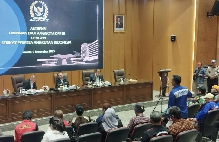 Serikat Ojol Mengadu ke Pimpinan DPR, Desak Prabowo Teken Perpres