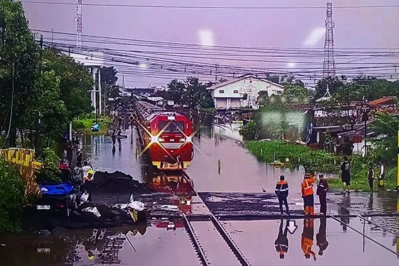 Pemerintah Bentuk Satgas Antisipasi Banjir Rel Kereta