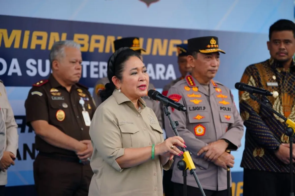 Titiek Apresiasi Polri Kirim 22 Kontainer Bantuan Bencana Sumatera